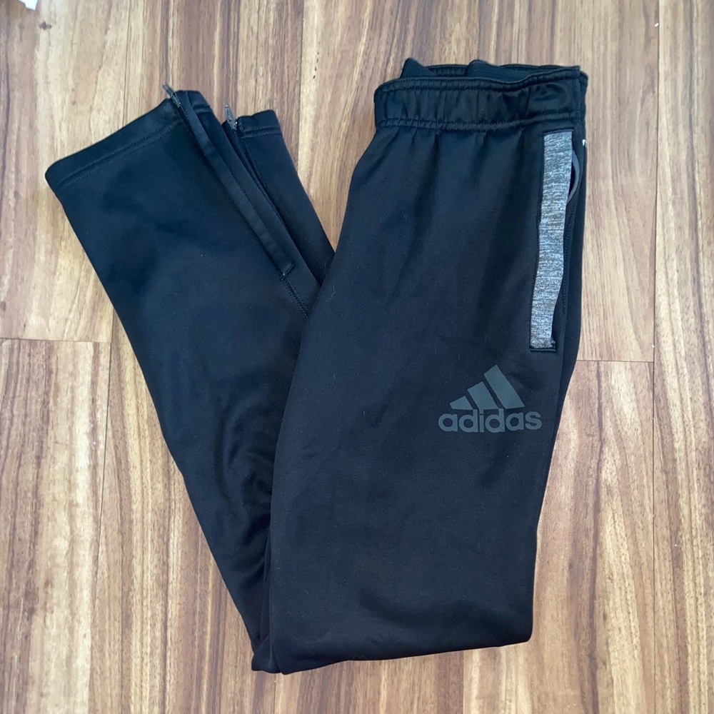 Size S adidas jogger sweats in good condition